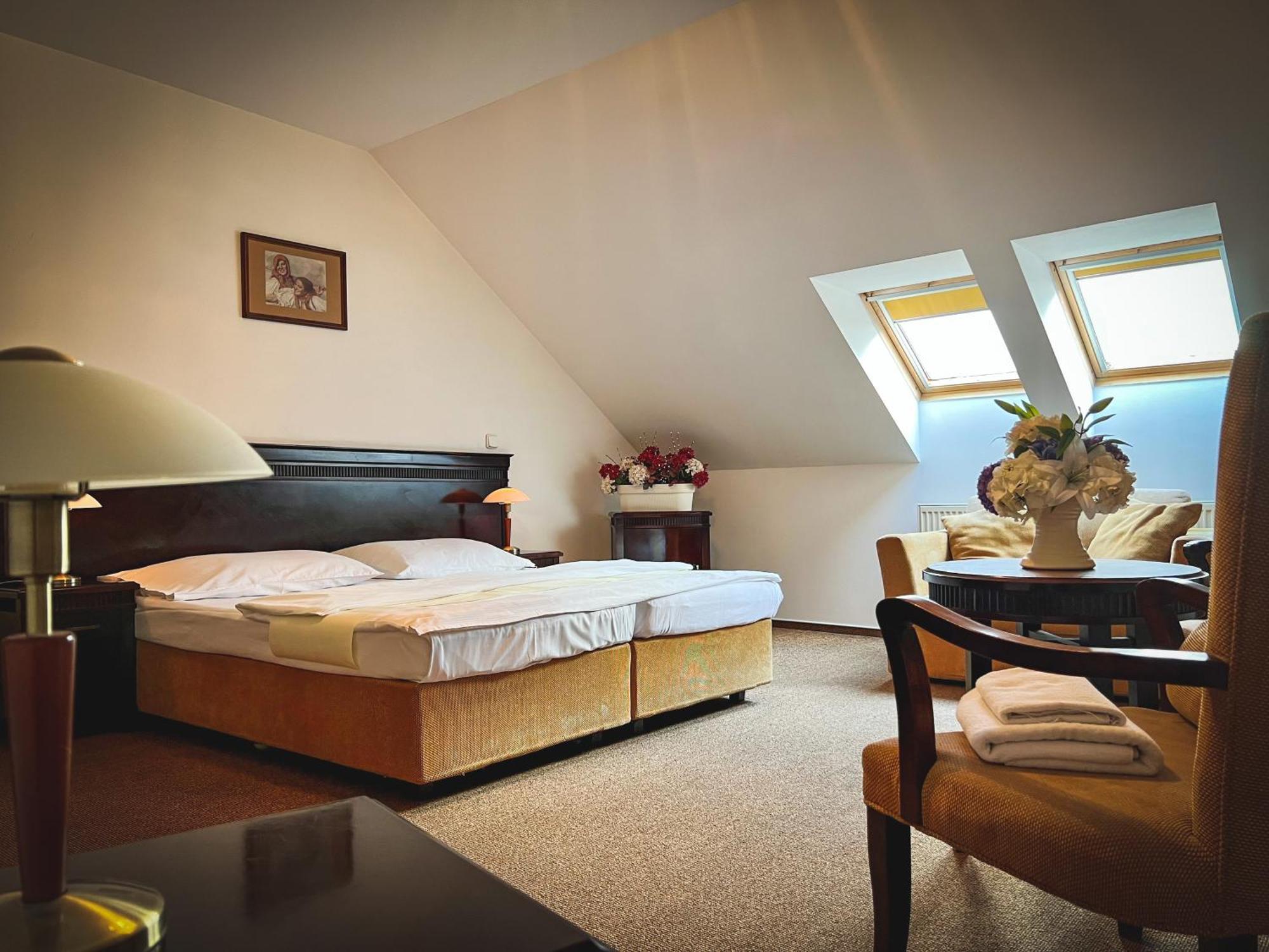 Hotel U Zeleneho Stromu Nepomuk Kültér fotó