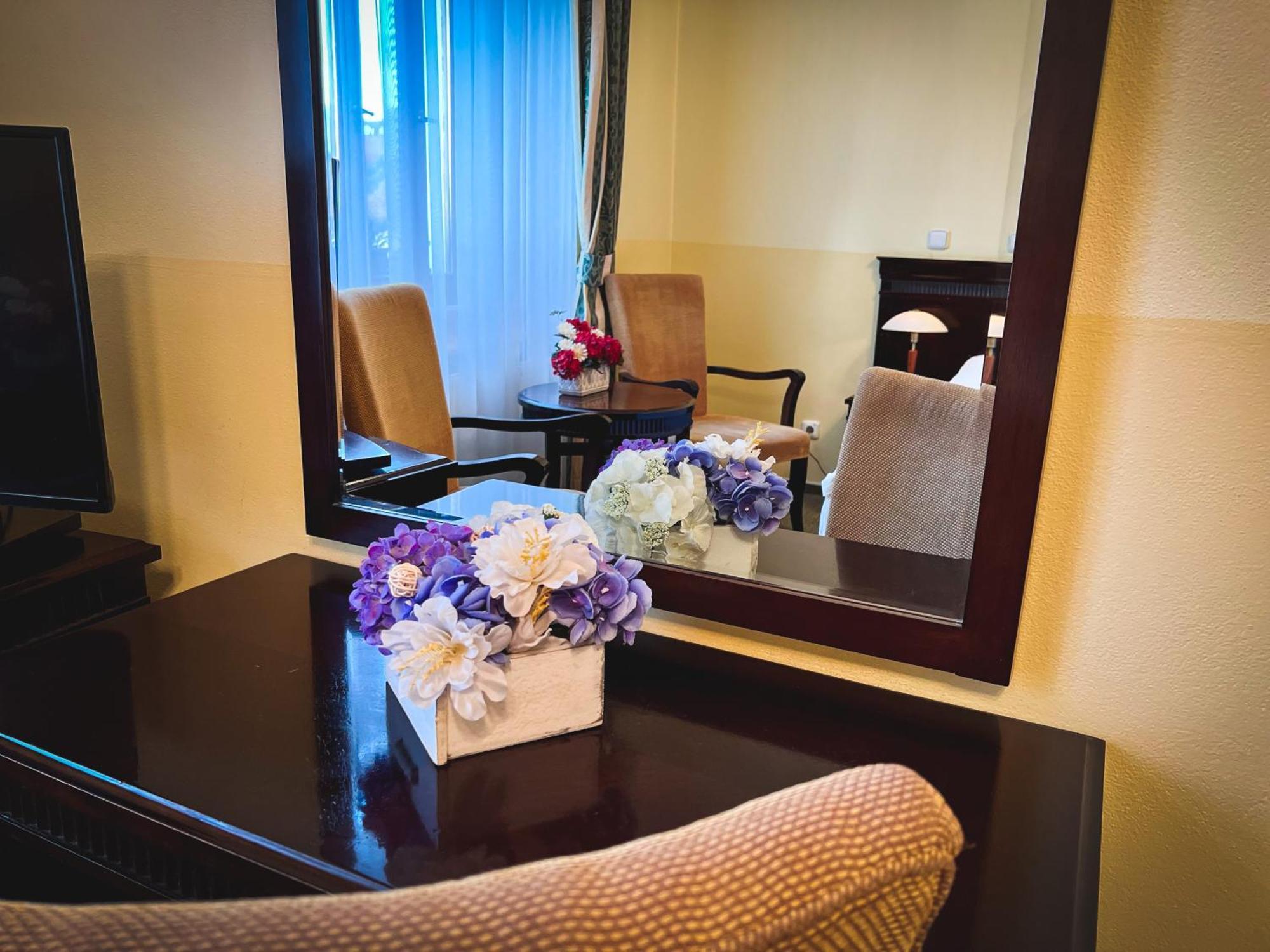 Hotel U Zeleneho Stromu Nepomuk Kültér fotó