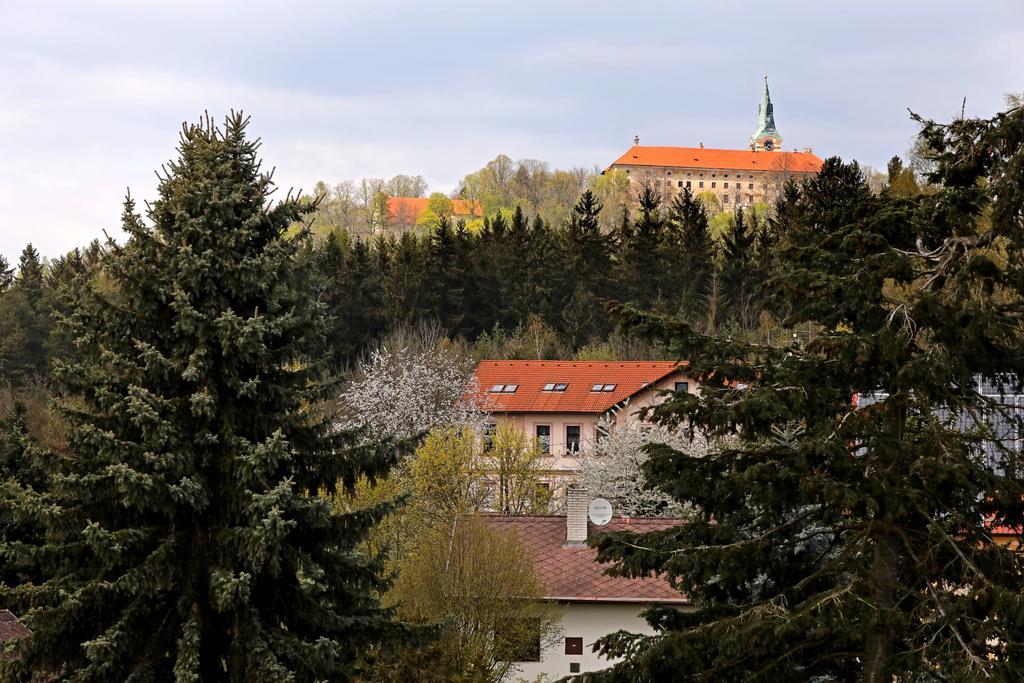 Hotel U Zeleneho Stromu Nepomuk Kültér fotó
